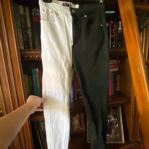 BLACK & WHITE JEANS